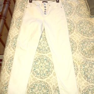 NEVER WORN! White High-Rise Jeans